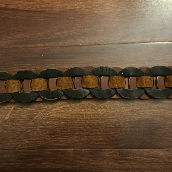 UNIQUE Leather Chain Belt size Small 28-32 - Picture 3 of 11